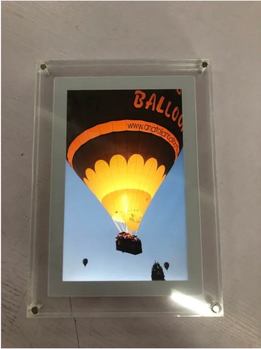 Digital Photo Frame with Video Playback